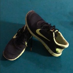 Nike livestrong freeruns
